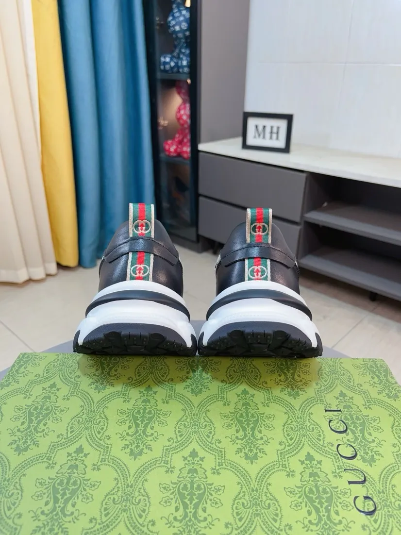 Men's shoes 💰458🌹🌹[GUCCI] Gucci's new lace-up casual men's shoes are on the market first, and the materials and workmanship are superior to all versions on the market. The highest quality shipped first-layer cowhide with imported original perforated materials➕Genuine leather lining, privately molded soft outsole, high foot comfort, imported special materials highlight the brand's unique charm, high-end customization 38-44